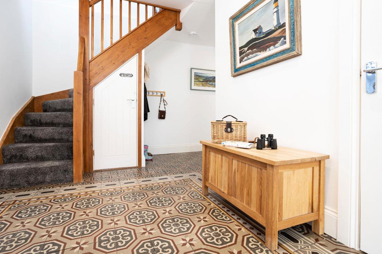 Finest Retreats - Lighthouse Cottage Rampside 外观 照片