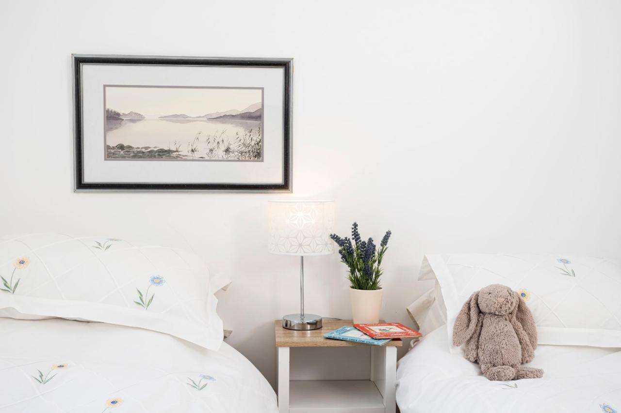 Finest Retreats - Lighthouse Cottage Rampside 外观 照片