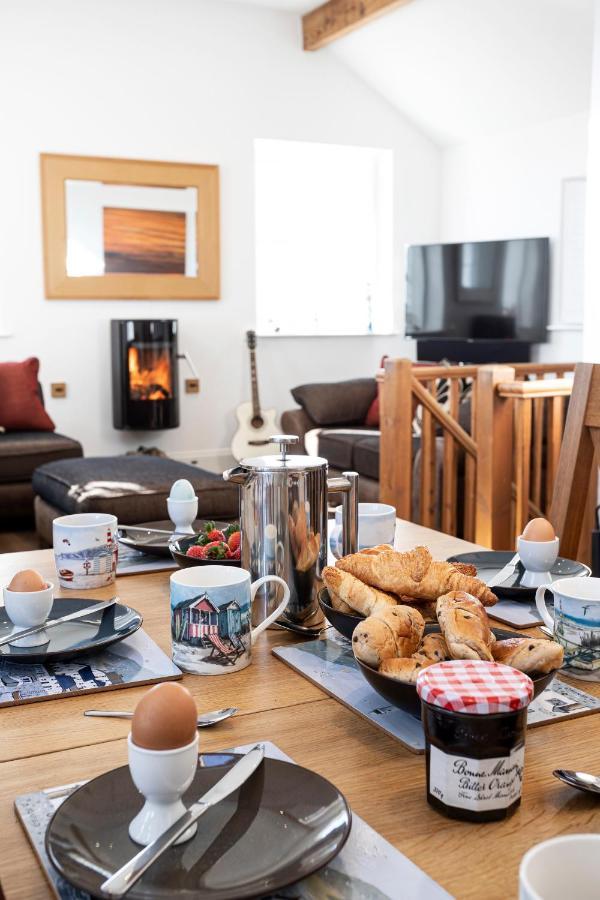 Finest Retreats - Lighthouse Cottage Rampside 外观 照片