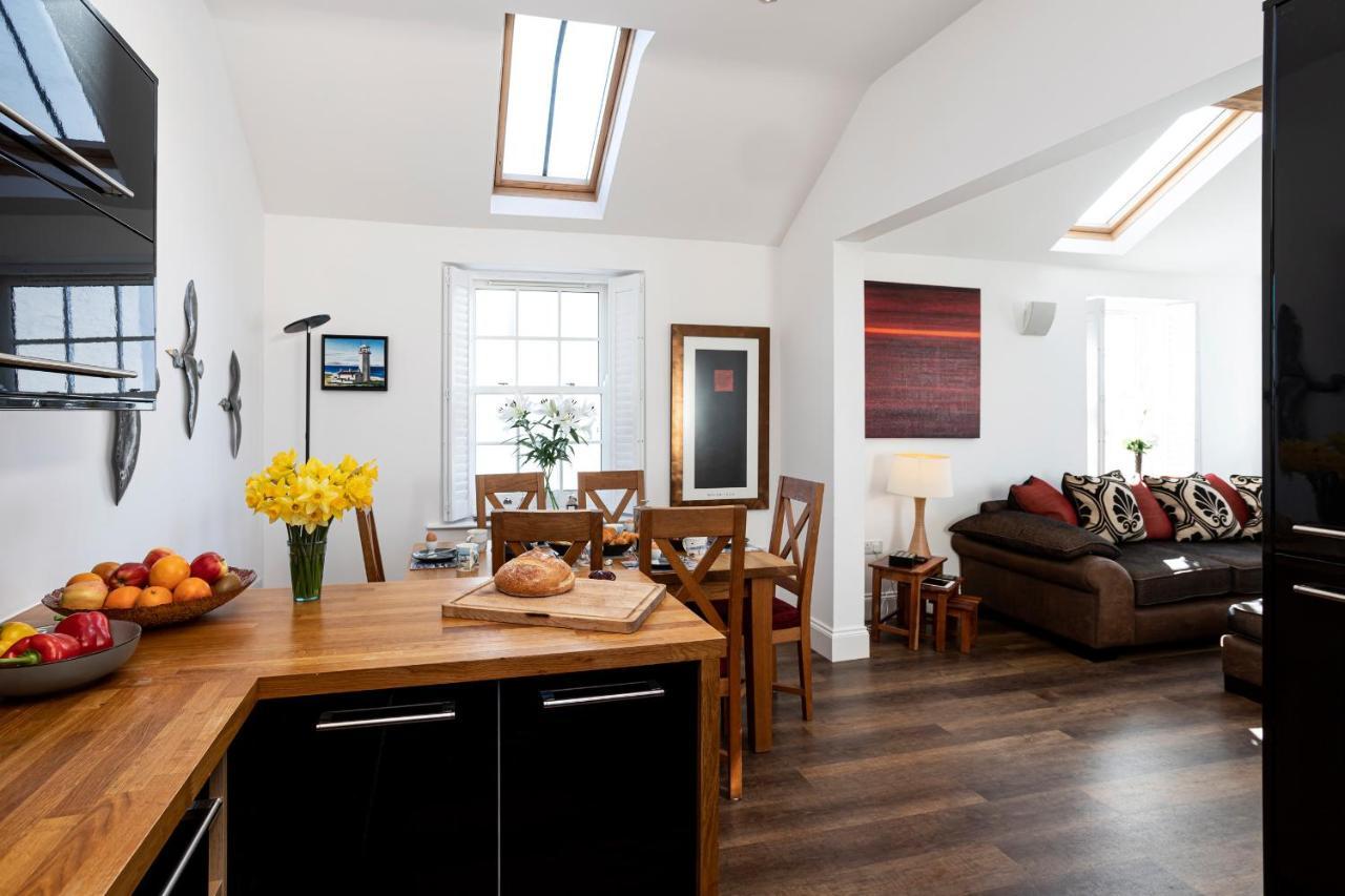 Finest Retreats - Lighthouse Cottage Rampside 外观 照片