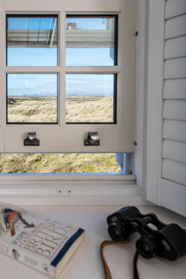 Finest Retreats - Lighthouse Cottage Rampside 外观 照片